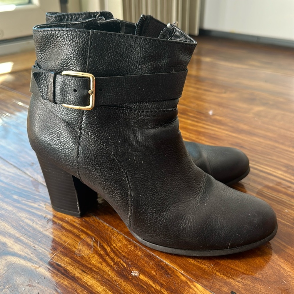 Cole Haan Women’s booties Used in a size 5